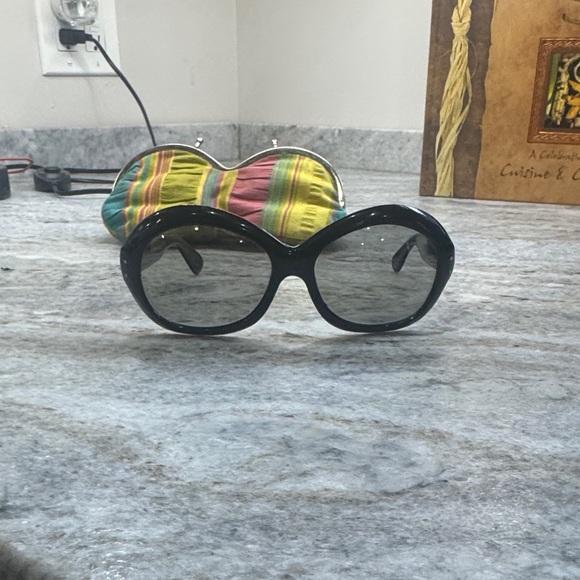 Vintage Polaroid Cool-Ray Sunglasses & Striped Vintage Sunglasses Case - Picture 8 of 11